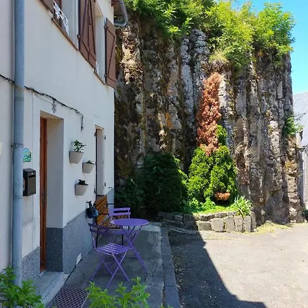 Holiday home Maison Au Coeur Du Sancy A D'auvergne *